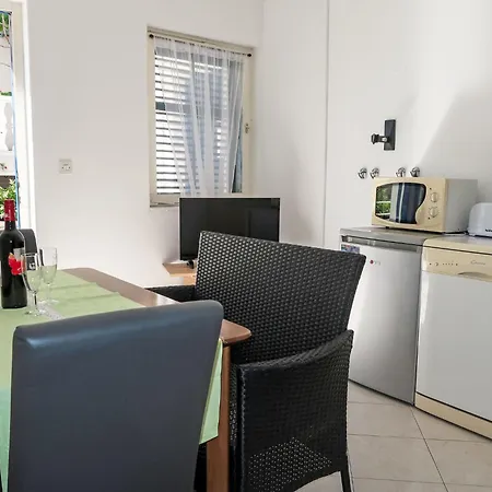Palma-4 By Interhome *